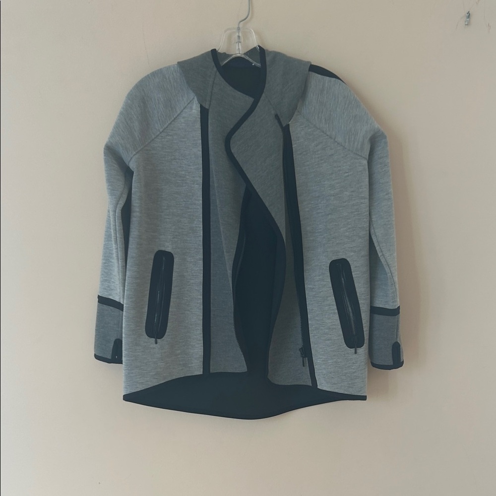 Vince Sport hooded jacket with zippered front